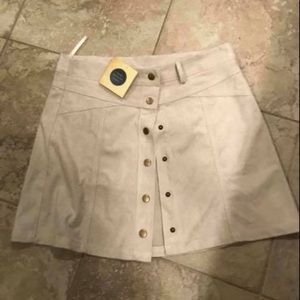 Suede kaki button skirt